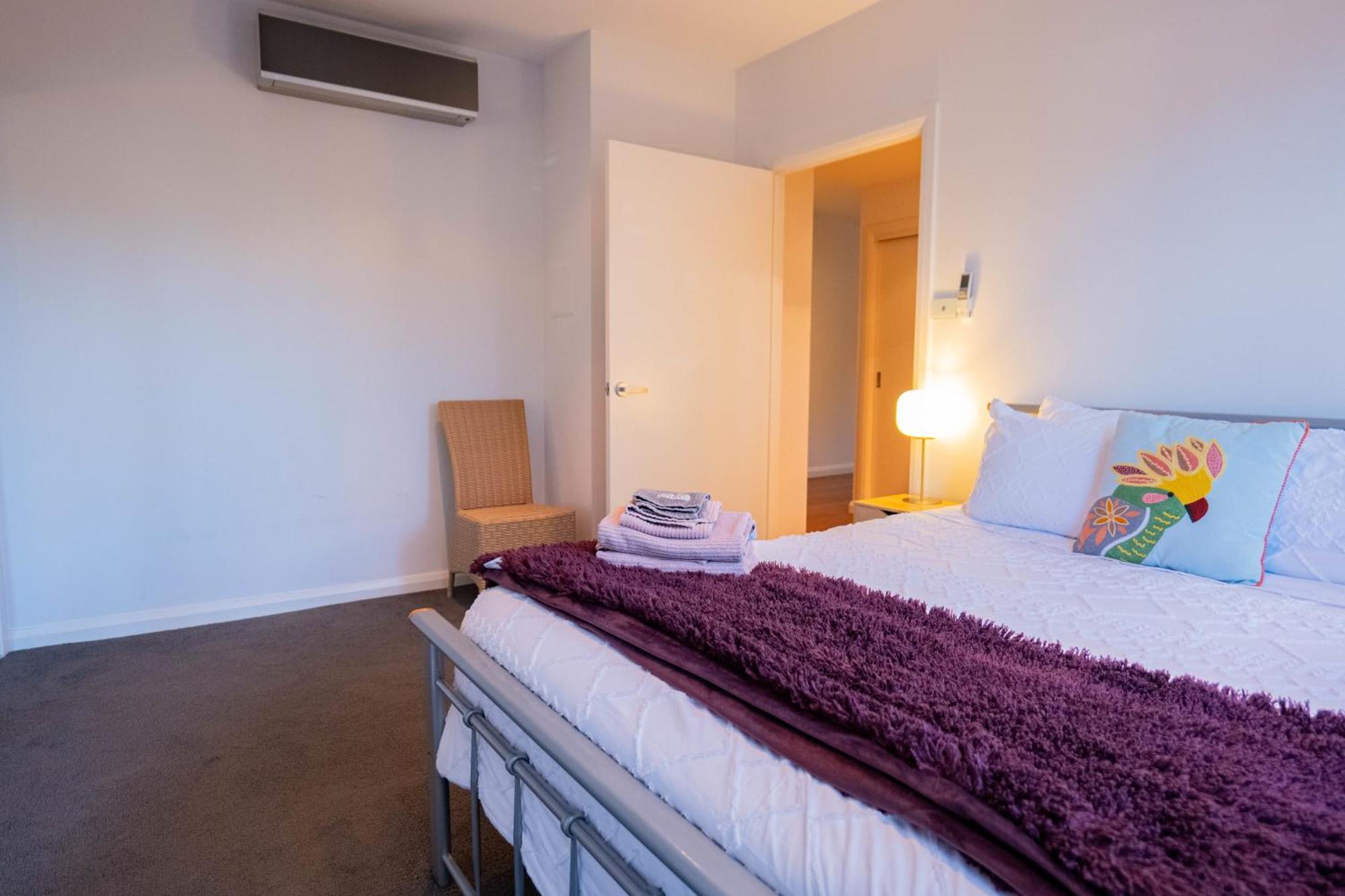 Large Executive 3 Bedroom Yarralumla 외부 사진